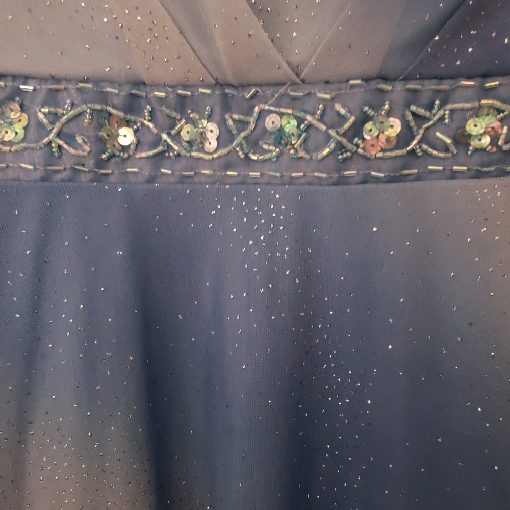 Dress - Picture 3 of 5